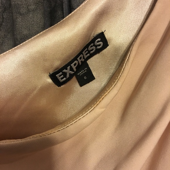Express dress - Picture 2 of 3